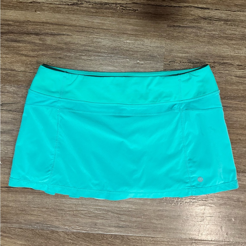 Vintage Lululemon Run Speed Skirt in Lagoon. Size 10 - Picture 2 of 16